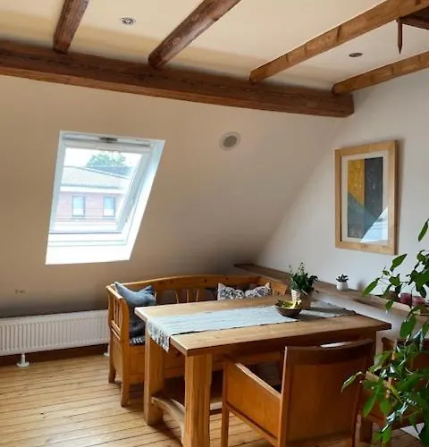Charmante Altbauwohnung In Perfekter Lage